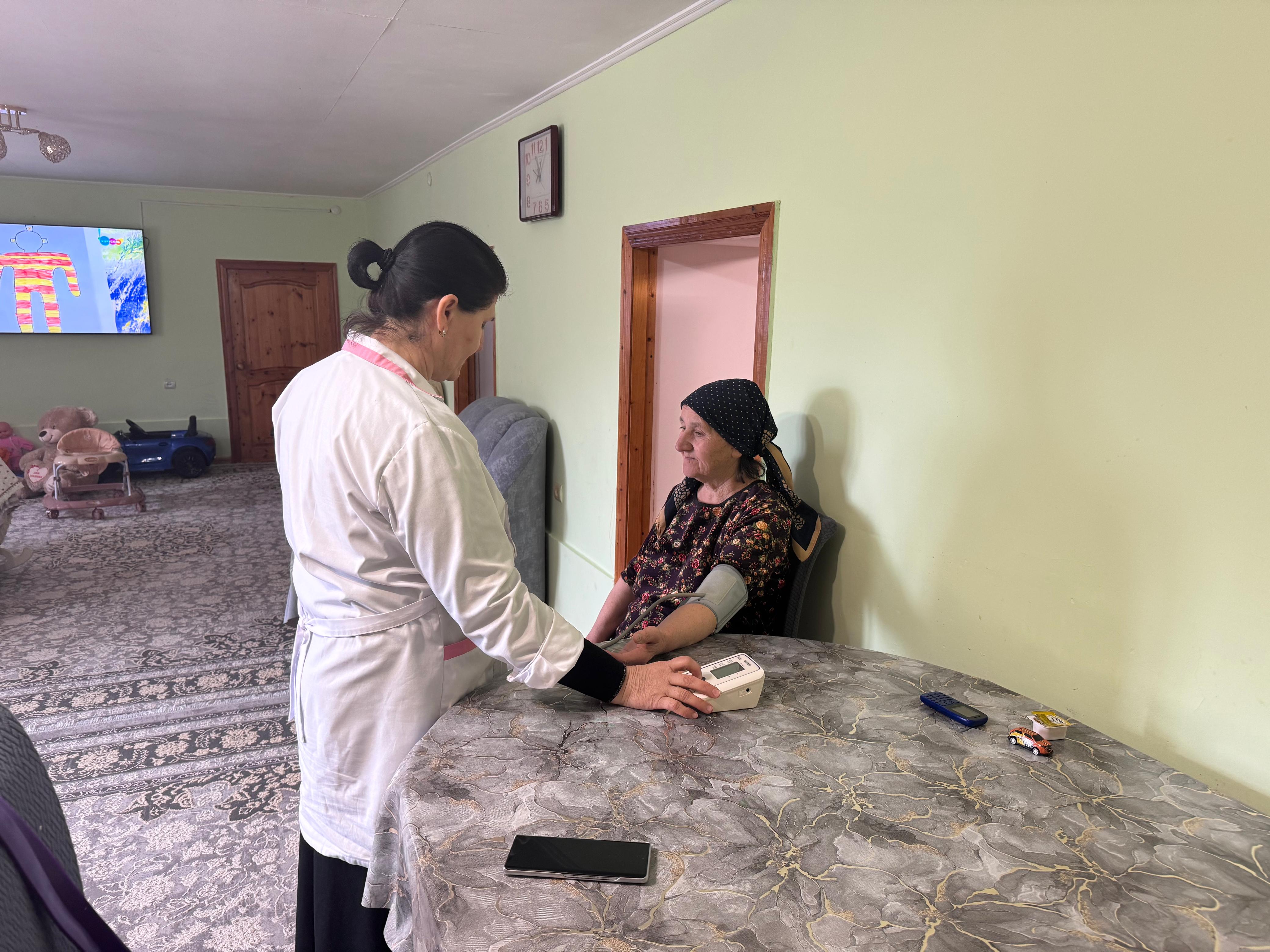 Национальный проект "Семья" помогает пожилым жителям высокогорных сел проходить диспансеризацию вовремя