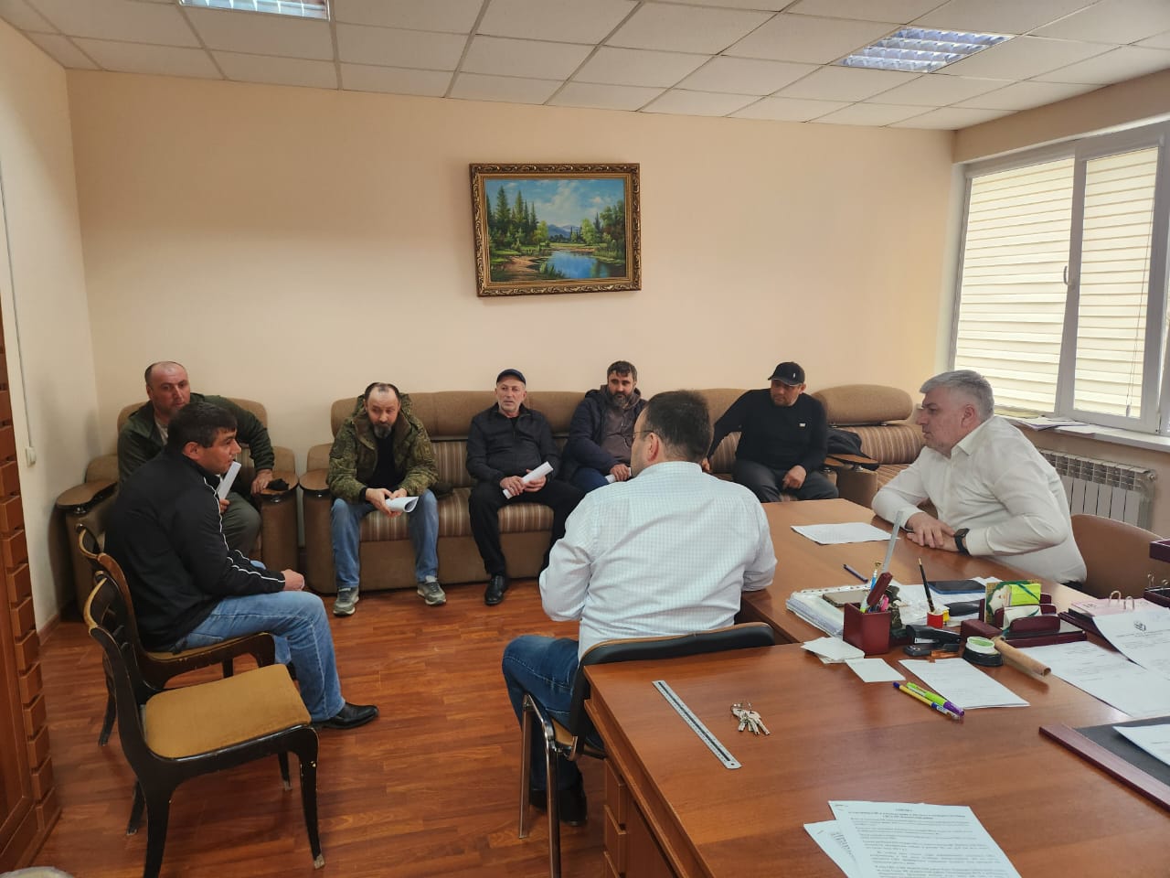 В Каякентском районе Дагестана представители социальных служб Минтруда Дагестана обсудили с демобилизованными участниками СВО виды социальной помощи