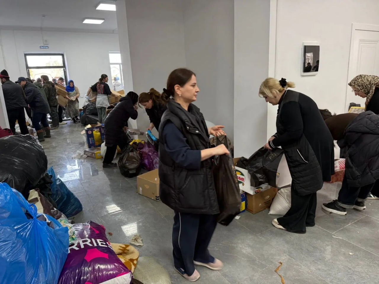 Совместная работа соцработников Минтруда Дагестана, администрации, полицейских и волонтеров помогла эвакуировать более 4 тысяч жителей Дербентского района