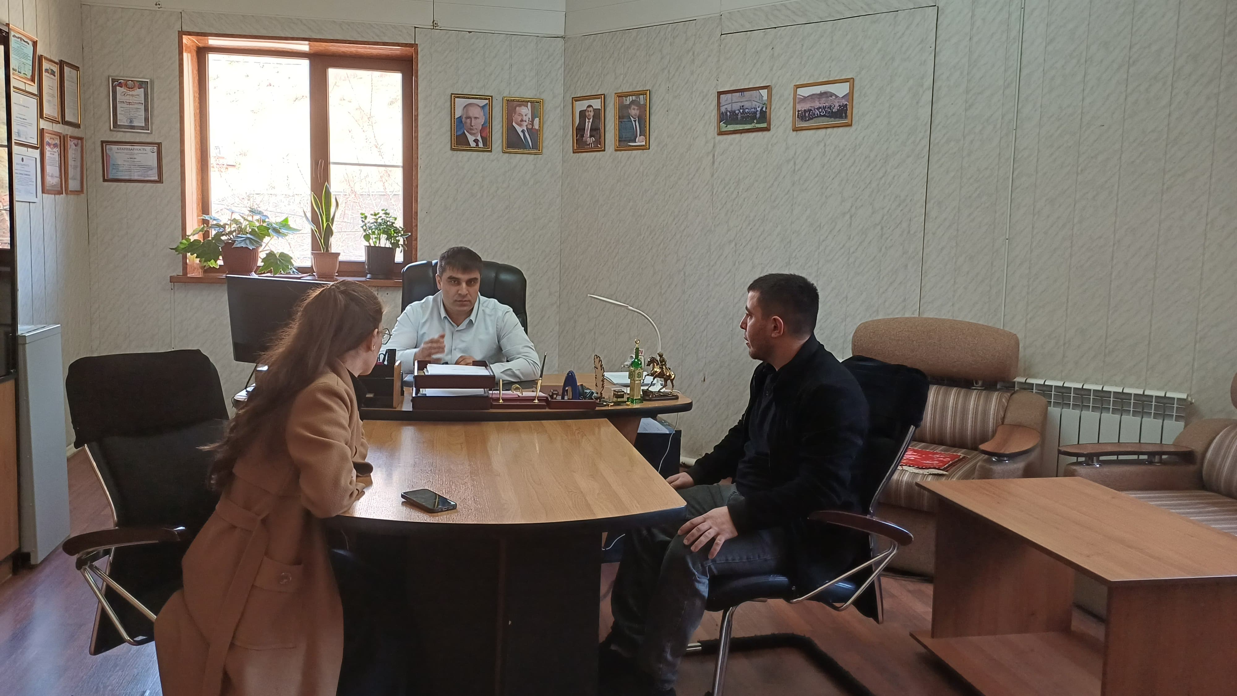 Жена участника СВО устроилась на работу в соццентр Табасаранского района