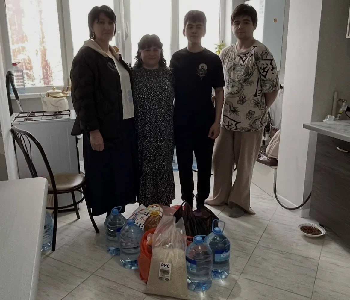 Помощь продолжается: сотрудники ТКЦСОН Дербента поддерживают семьи, пострадавшие от паводка