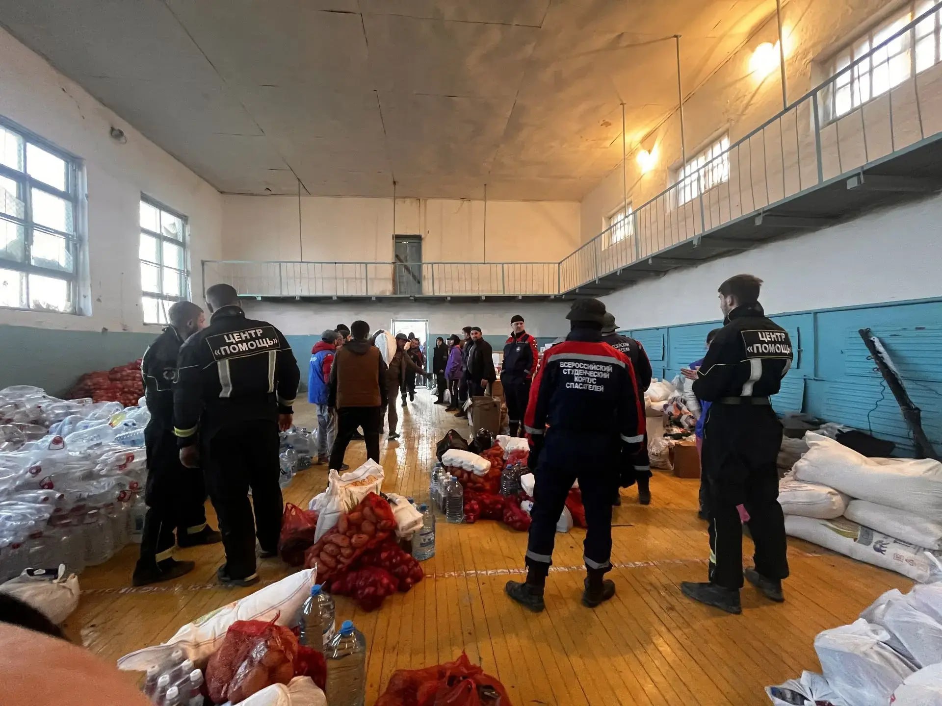 Сотрудники Центра соцобслуживания Дахадаевского района — на передовой помощи пострадавшим от оползня