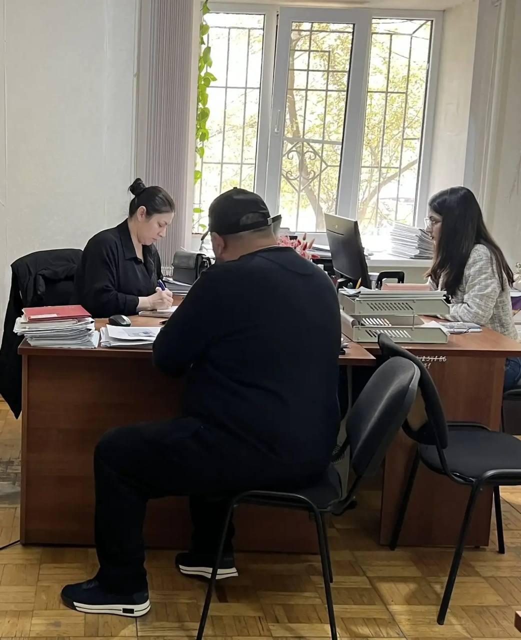 Территориальный центр занятости населения города Каспийска продолжает поддерживать участников СВО и их семьи