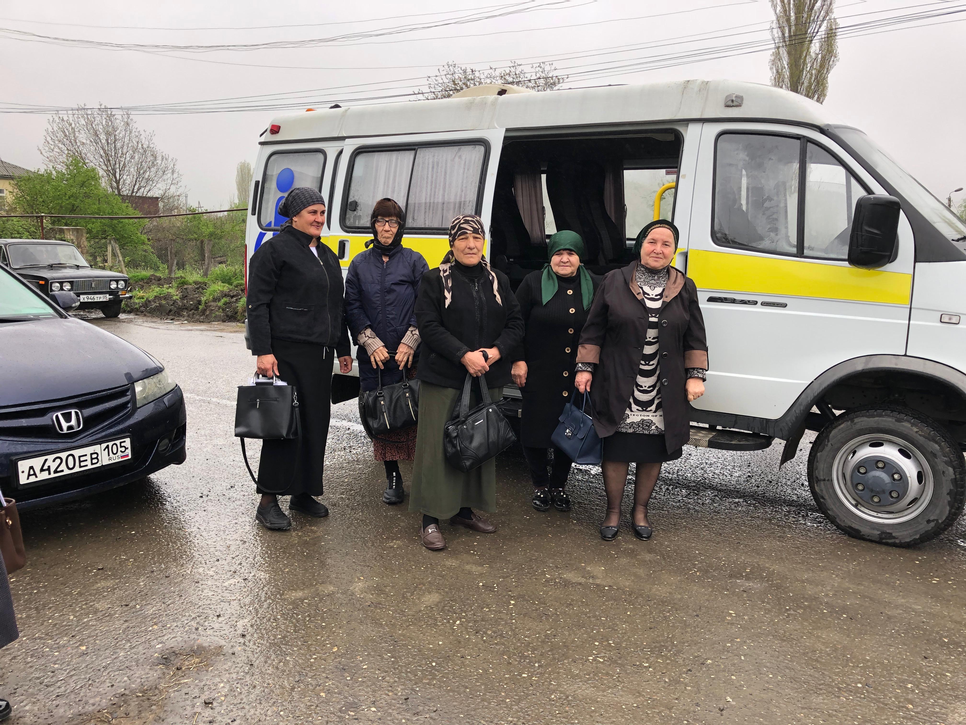 В Магарамкентском районе 19 пожилых жителей доставили на диспансеризацию