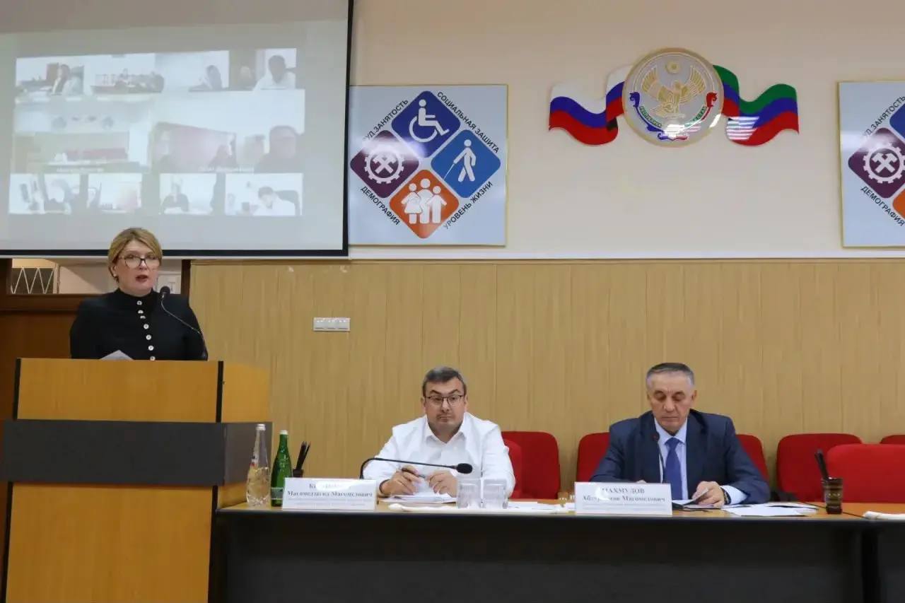 Число детей-сирот в Дагестане сократилось на 30%: Абдурахман Махмудов провёл расширенное совещание в Минтруда республики