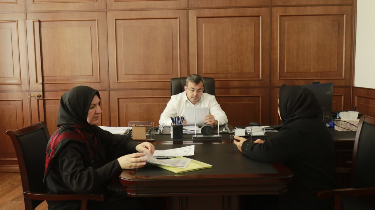 Внеочередной прием граждан провел министр труда и социального развития Дагестана