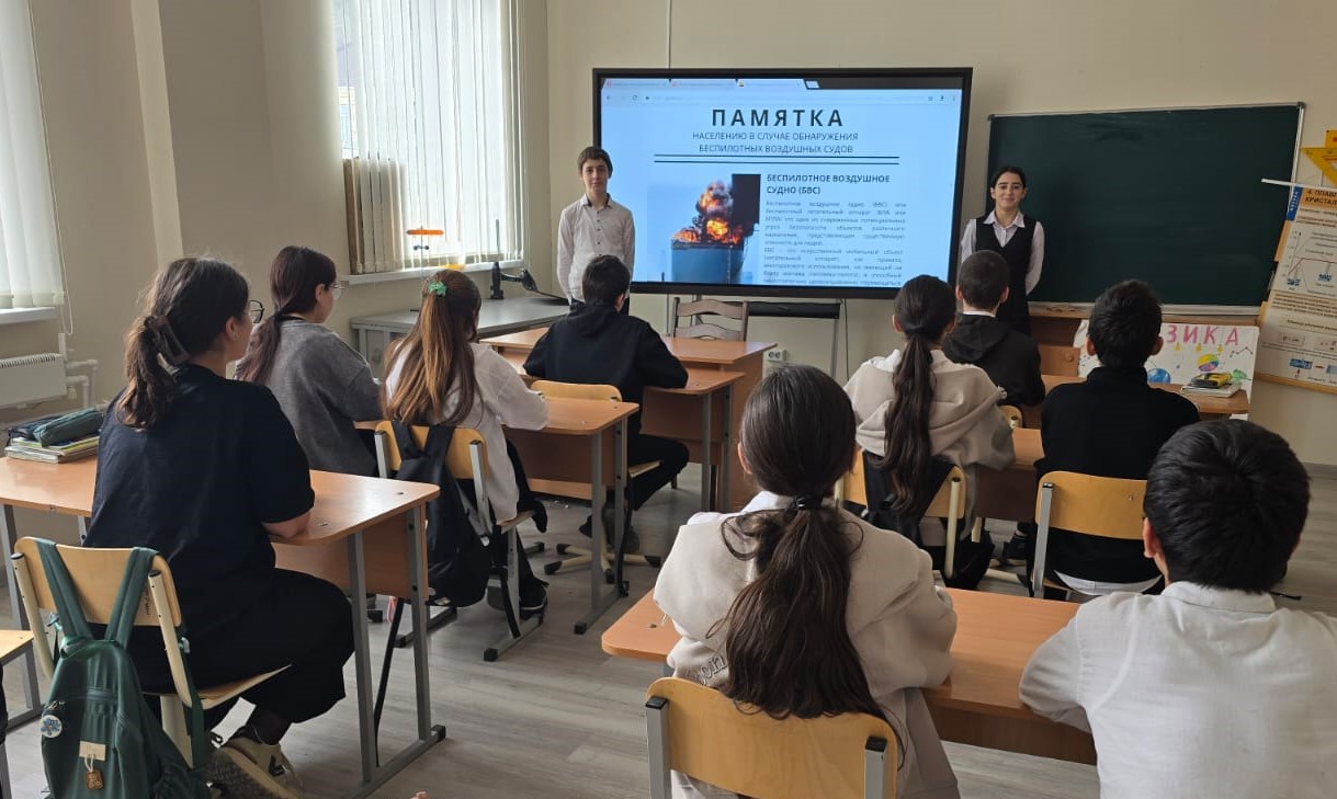 Учащиеся Баршамайской средней школы проявляют свою солидарность против террористических угроз обществу!