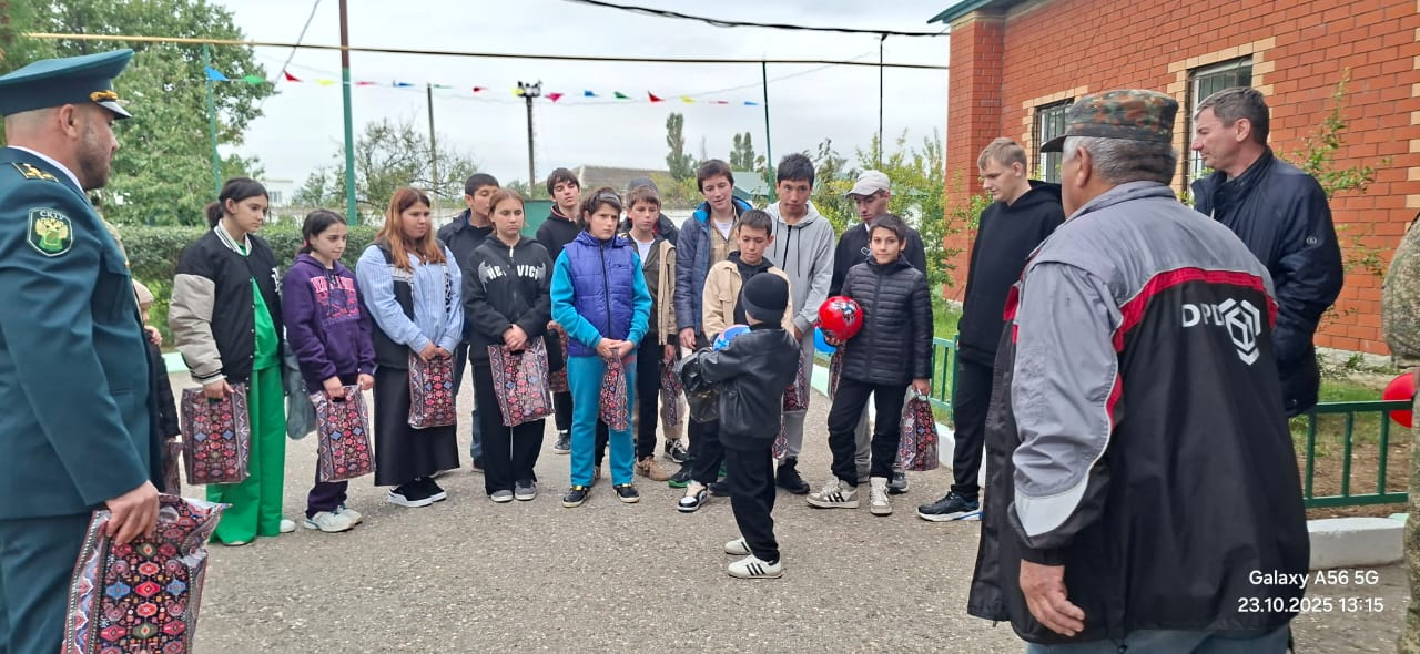 Воспитанники детского дома Минтруда Дагестана посетили кинологическую службу Дагестанской таможни