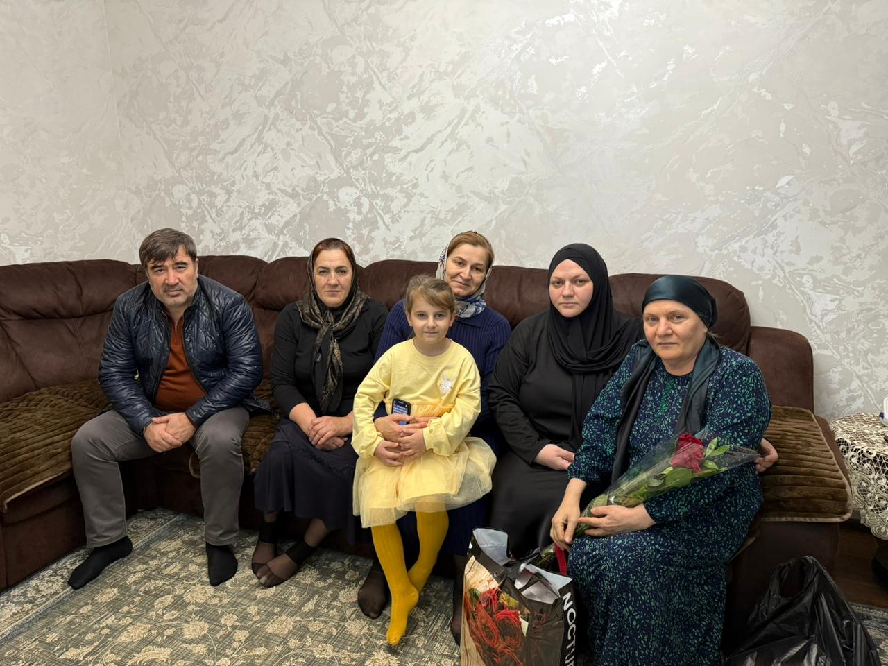 В Южно-Сухокумске поздравили матерей с наступающим праздником