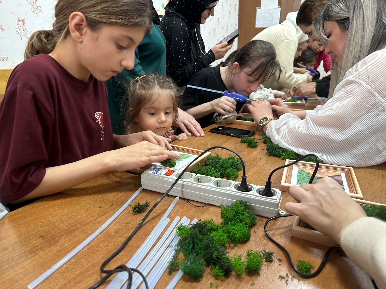 В честь Дня матери сотрудники Реабилитационного центра «Надежда» организовали для своих подопечных и их семей настоящий праздник