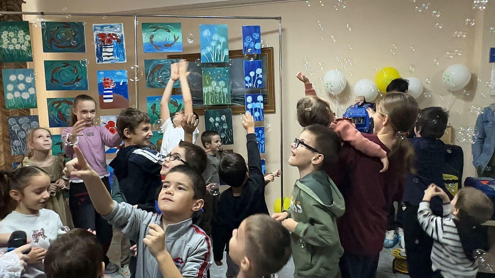 В честь Дня матери сотрудники Реабилитационного центра «Надежда» организовали для своих подопечных и их семей настоящий праздник