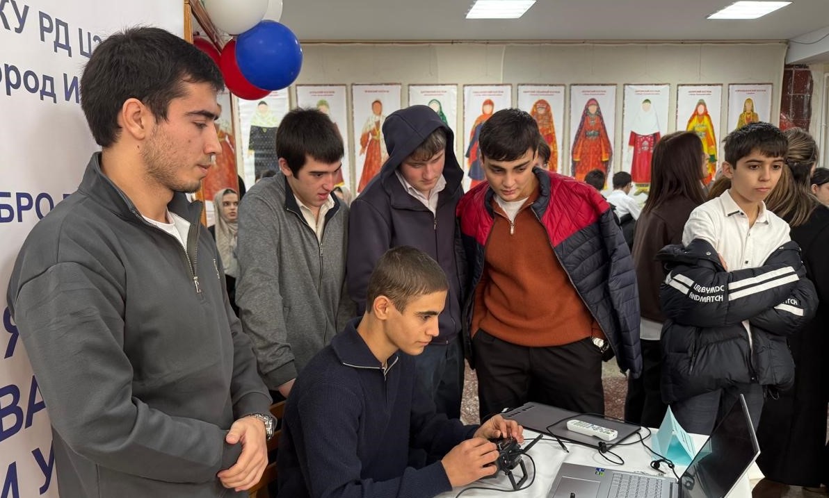 Центр занятости Минтруда РД в Избербаше провел для старшеклассников Фестиваль профессий-2026