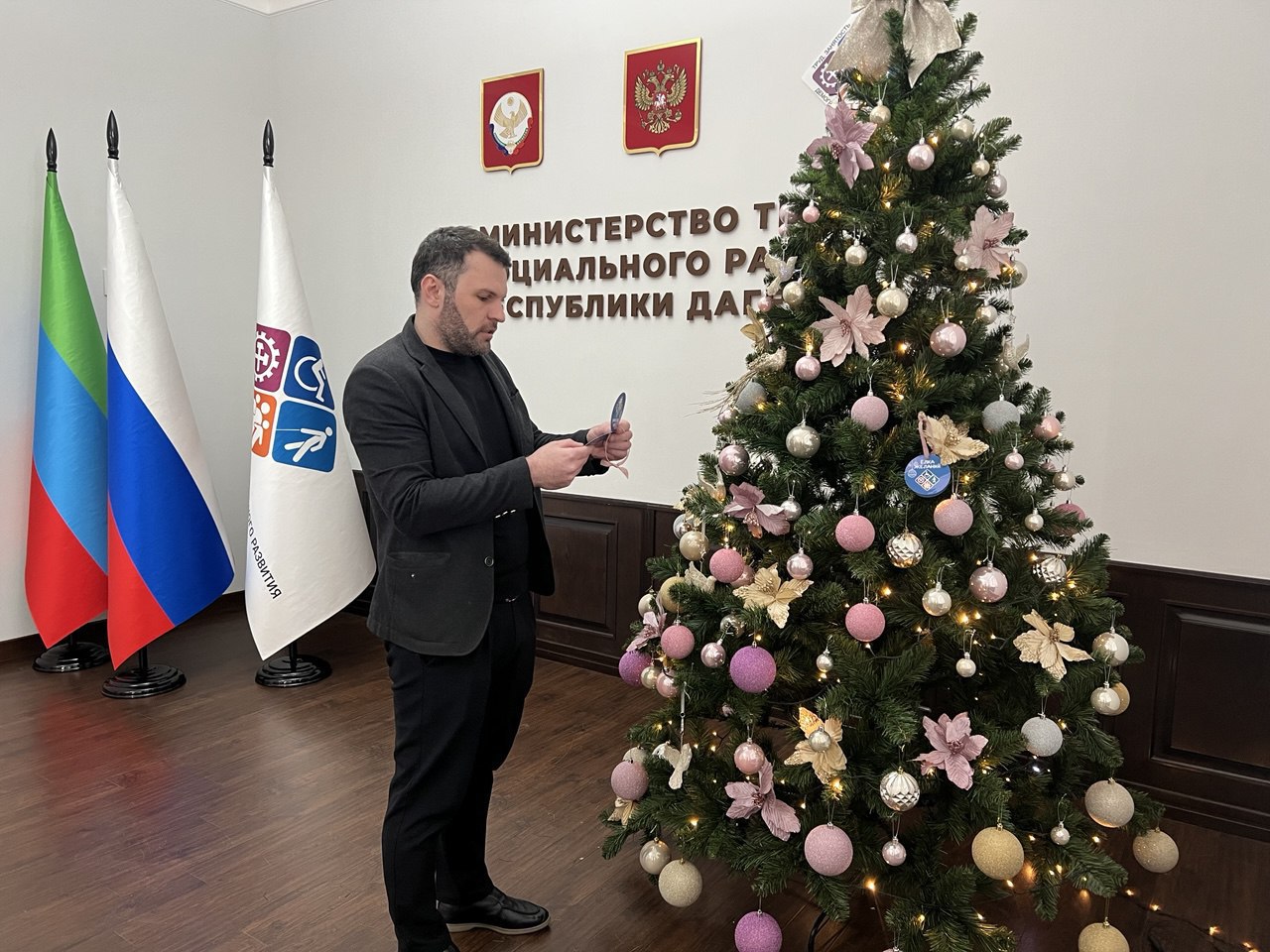 38 детских улыбок — наша новогодняя цель!