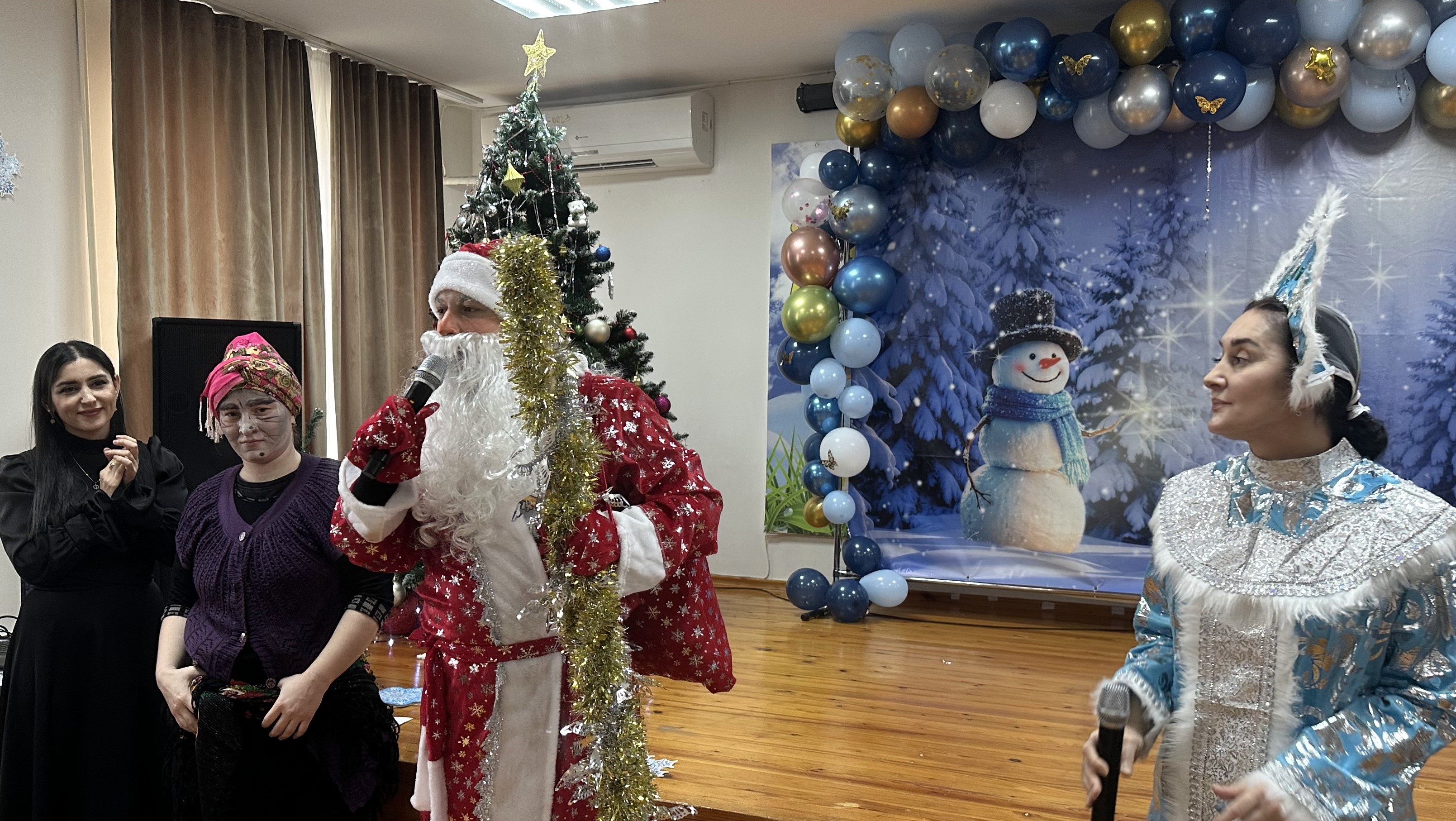 Добрые сердца устроили новогодний праздник для подопечных Центра «Надежда»