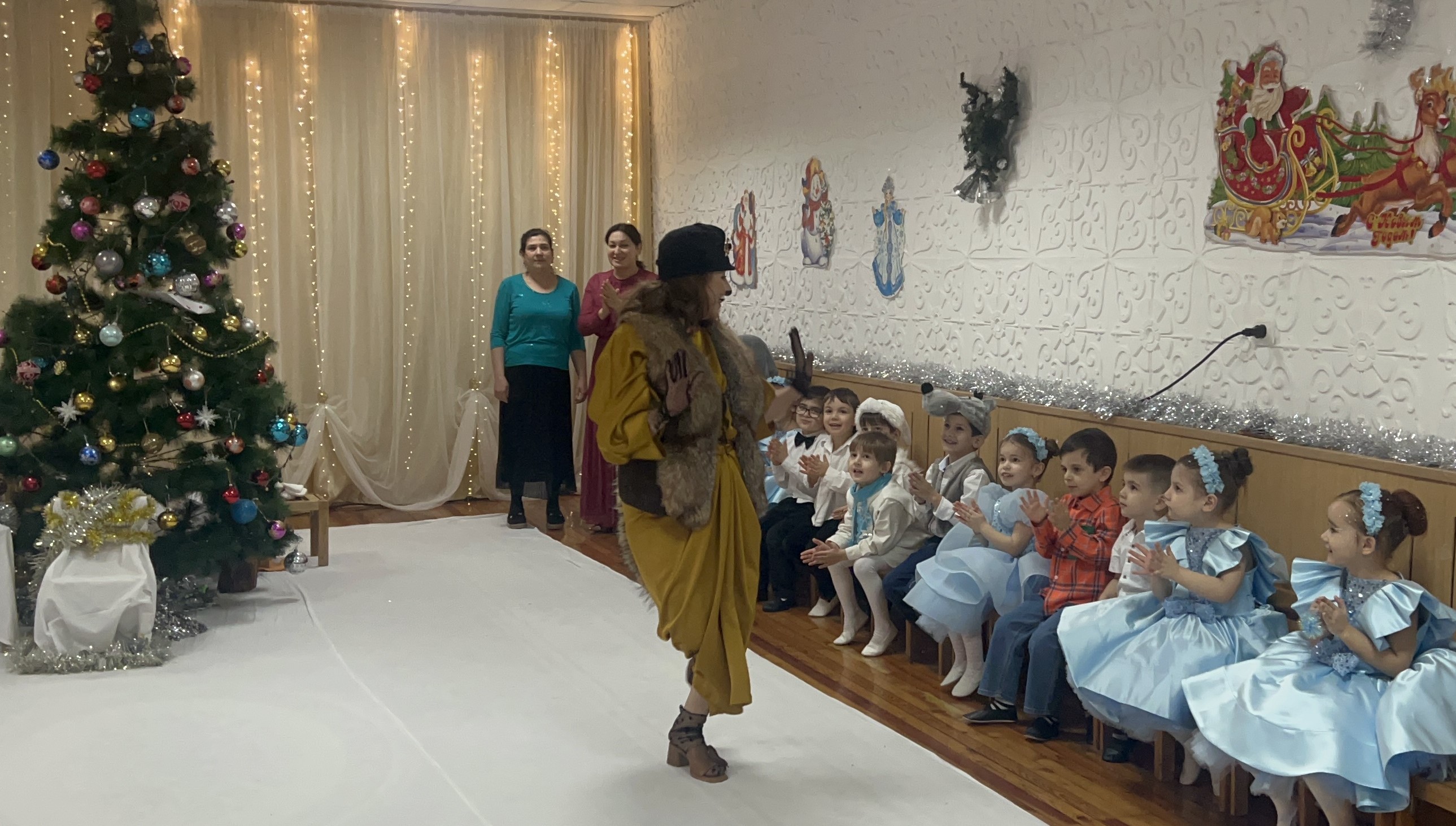 Подопечным столичного Центра социальной помощи семье и детям вручены новогодние подарки от Медицинского центра «Умуд» и Благотворительного фонда «Азим»