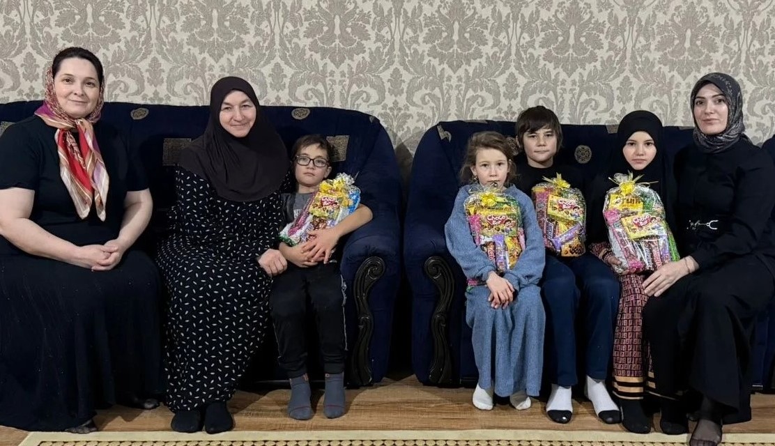 Карабудахкентский Комплексный центр поздравил 250 подопечных детей с наступающим Новым годом