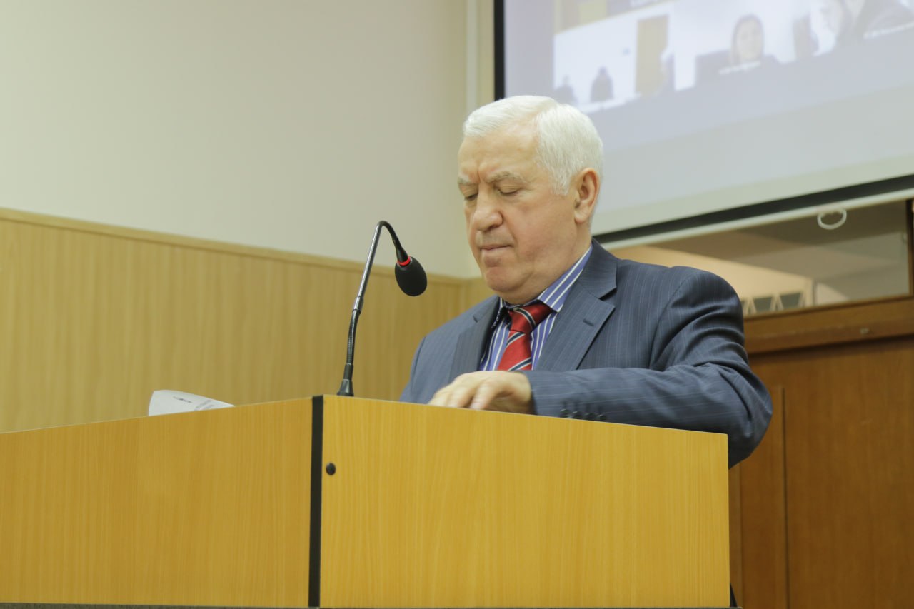 Магомедзагид Кихасуров провел расширенное рабочее совещание с руководителями подведомственных учреждений