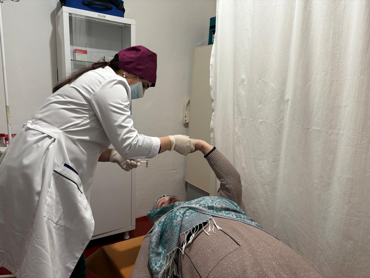 Медицинская помощь старшему поколению: социальный такси и выездные консультации в Магарамкентском районе