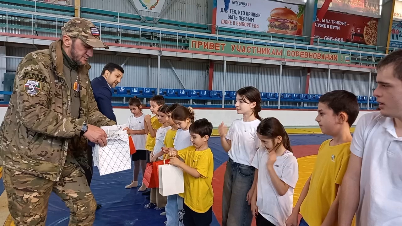 В Избербаше прошло патриотическое мероприятие для воспитанников Реабилитационного центра в честь Дня защитника Отечества