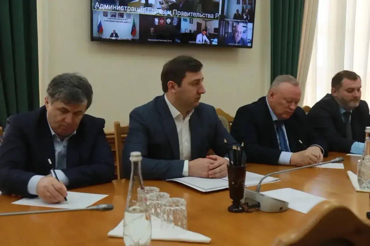 Абдурахман Махмудов провел заседание рабочей группы по ликвидации последствий паводков