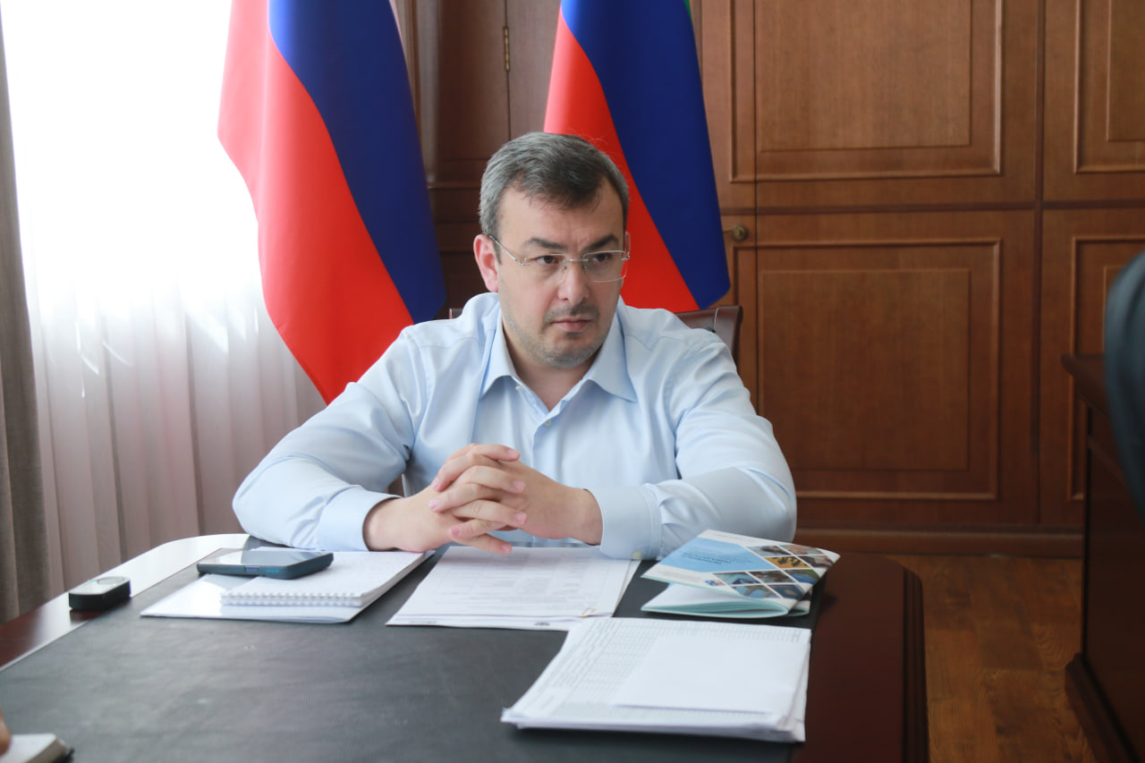 Министр труда Дагестана взял на контроль вопрос восстановления на работе сотрудницы из Дербентского района