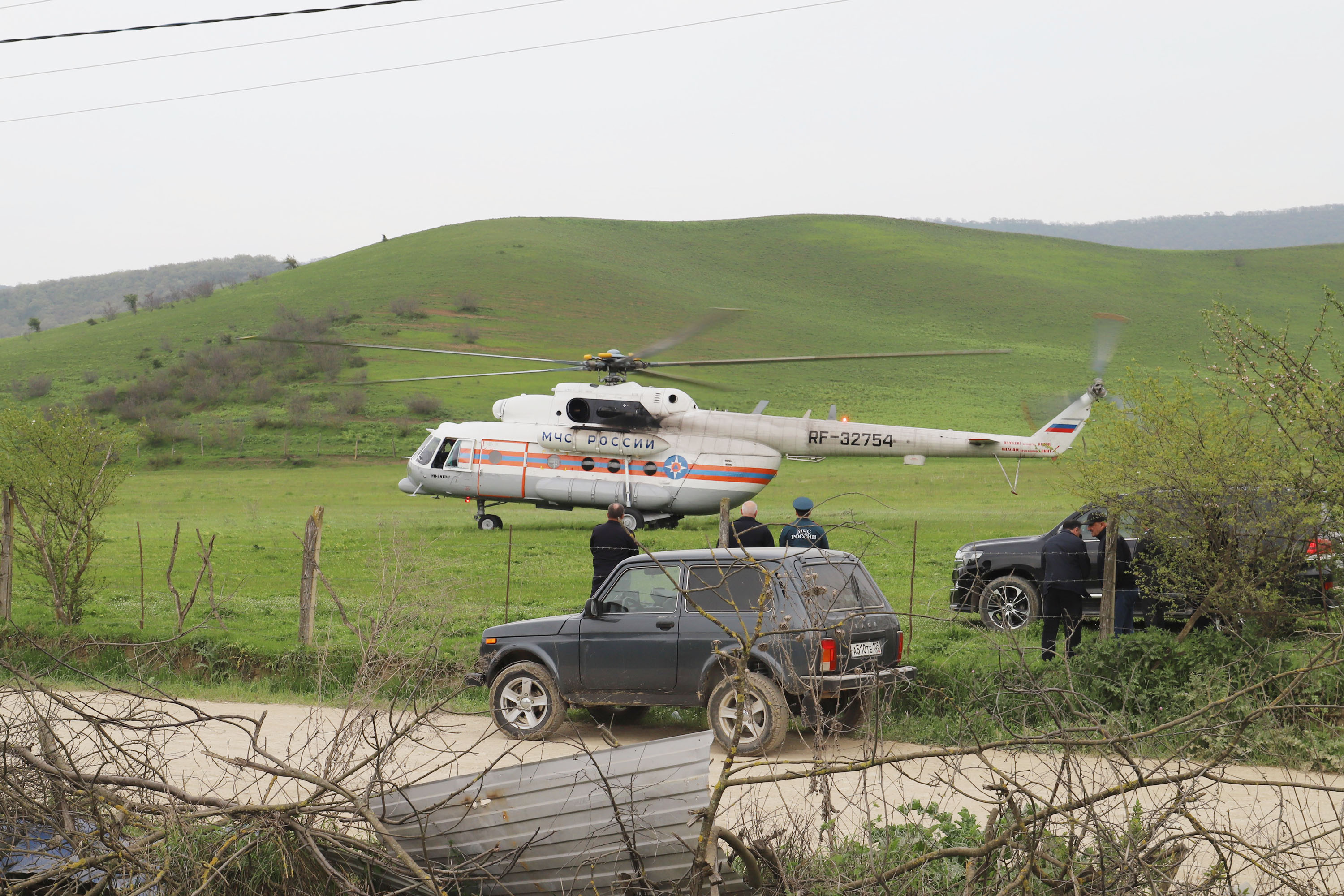 Магомедзагид Кихасуров посетил пострадавшие от паводка районы Дагестана