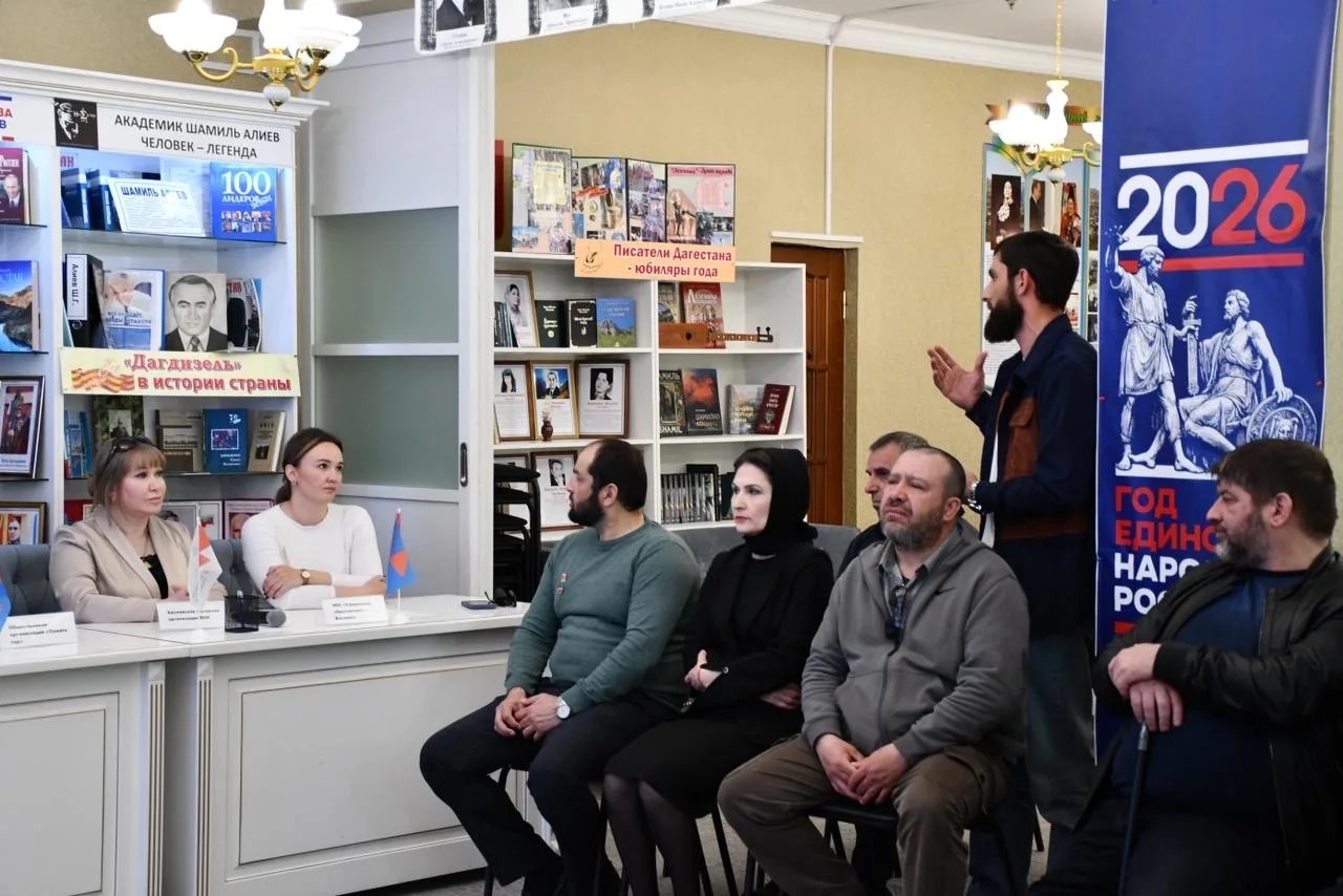 В Каспийске прошла ярмарка вакансий для участников СВО