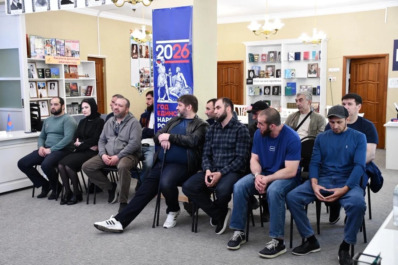 В Каспийске прошла ярмарка вакансий для участников СВО