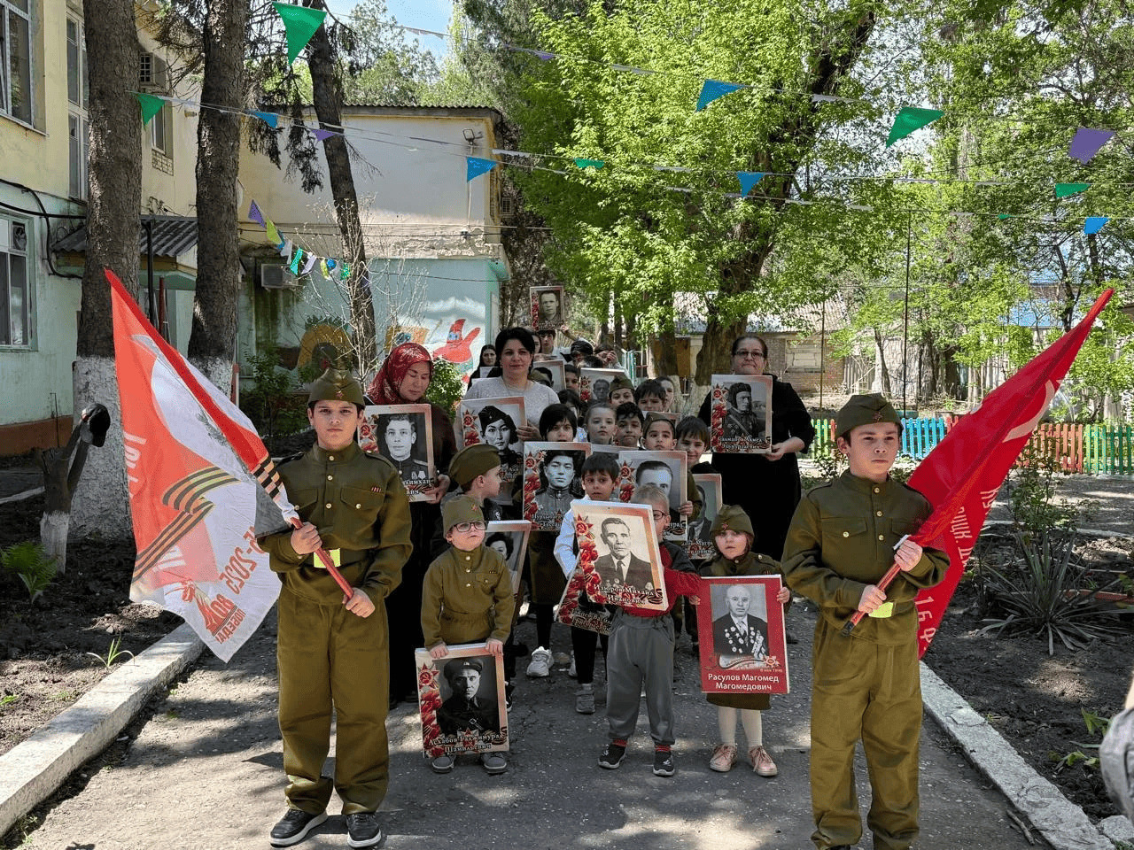 Бессмертный полк в сердцах воспитанников реабилитационного центра города Хасавюрта