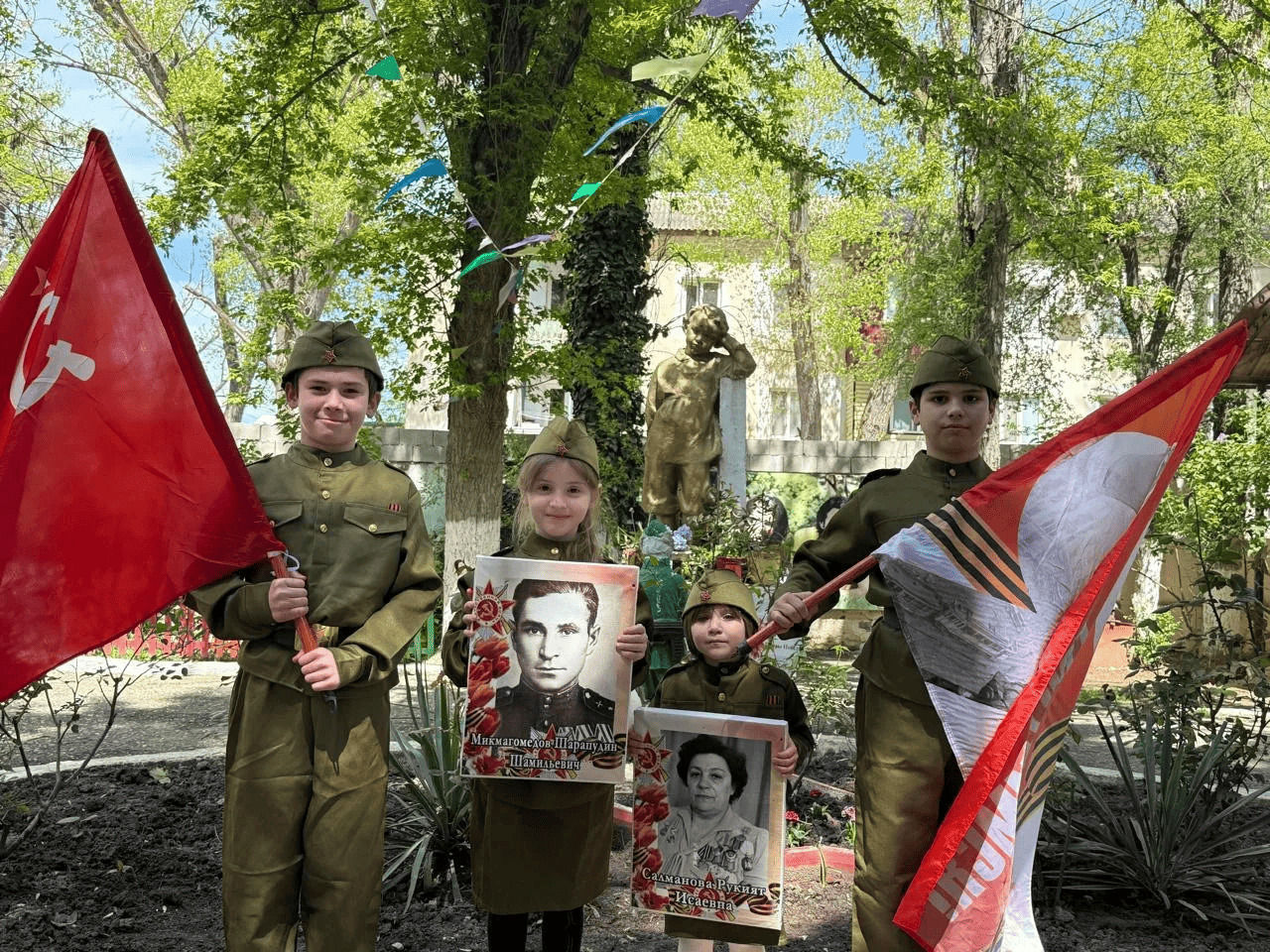 Бессмертный полк в сердцах воспитанников реабилитационного центра города Хасавюрта