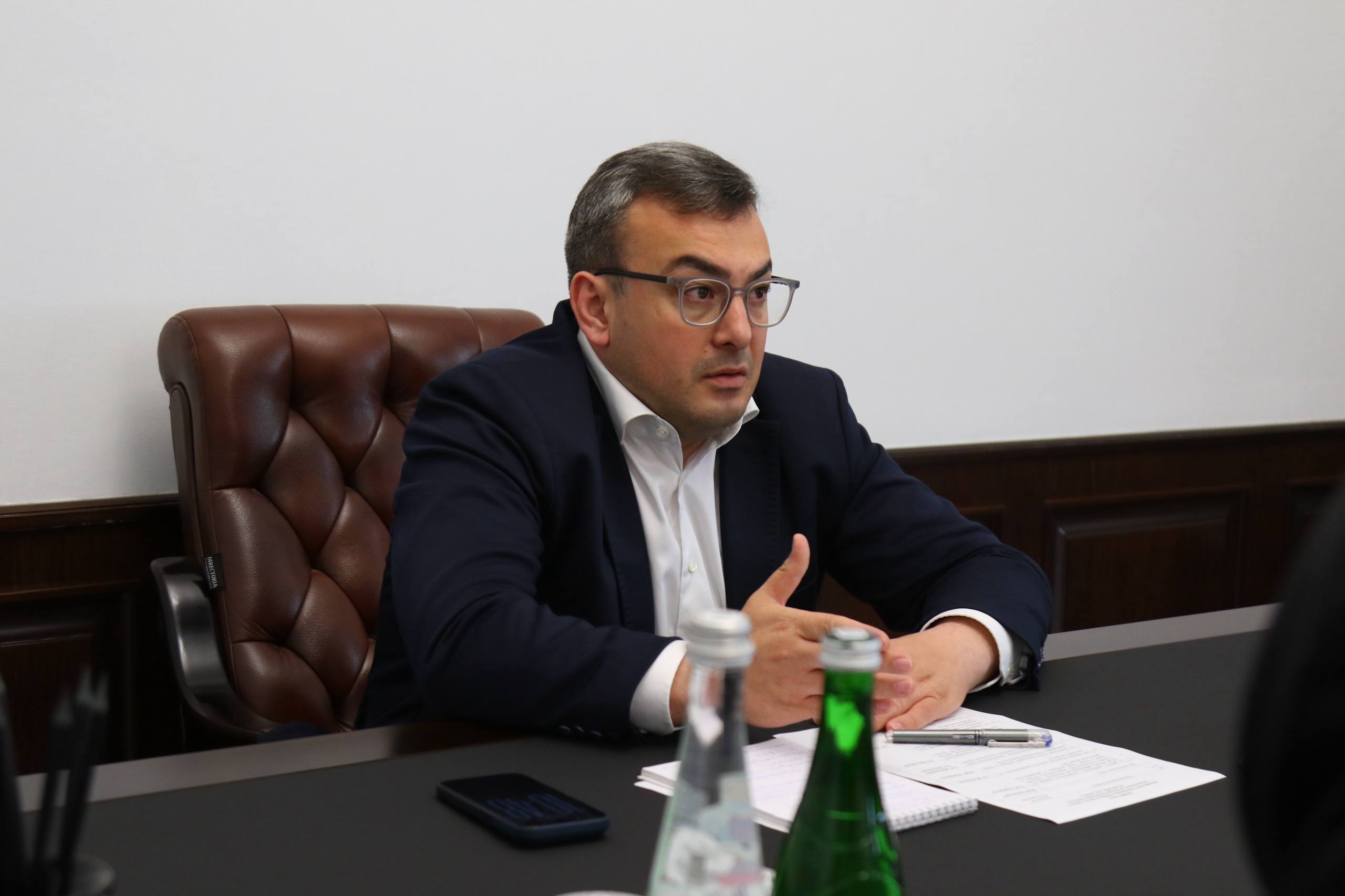 Магомедзагид Кихасуров провёл аппаратное совещание по ключевым вопросам Минтруда Дагестана