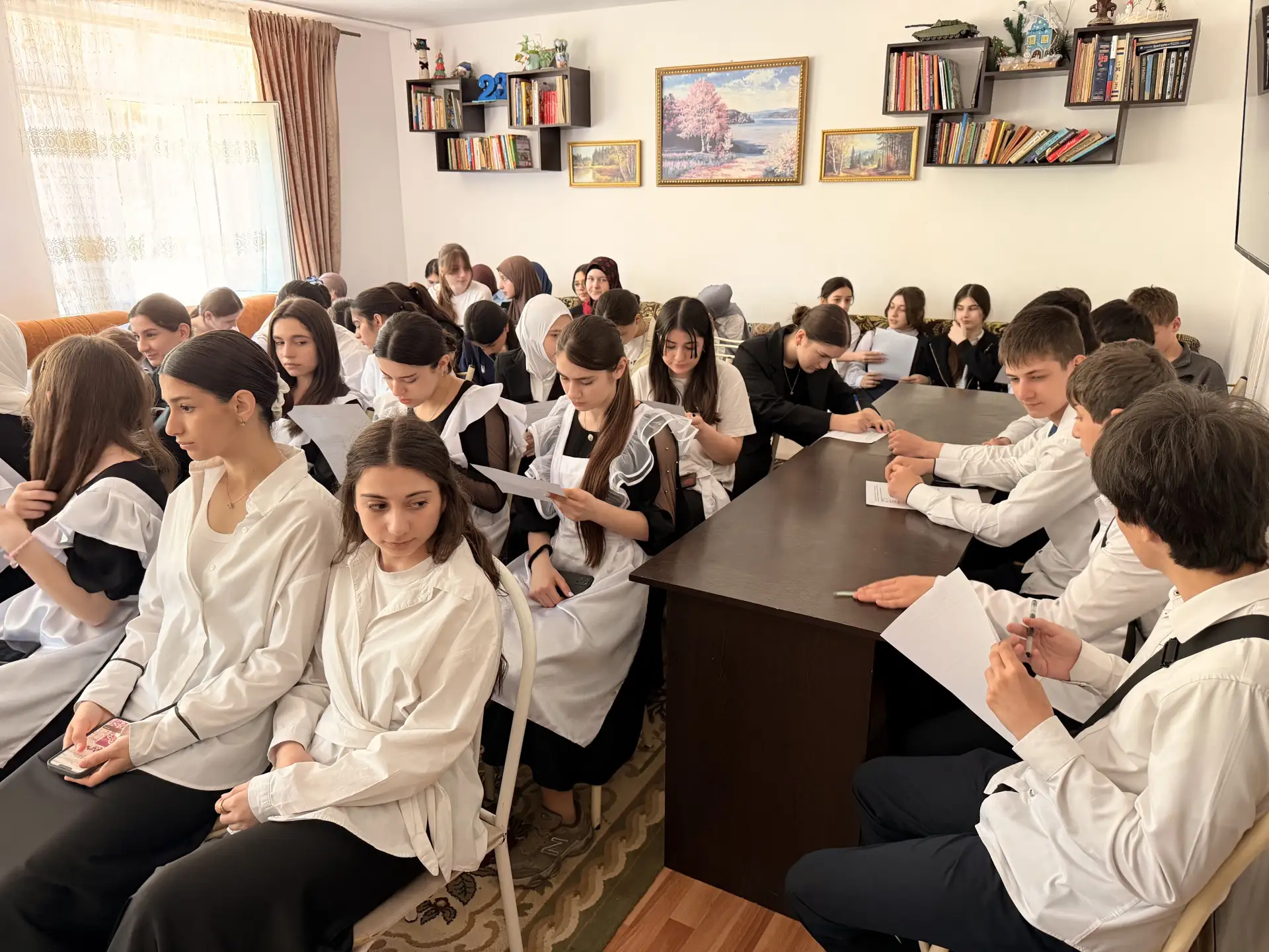 В Избербаше прошла ярмарка вакансий для несовершеннолетних «Трудовое лето»