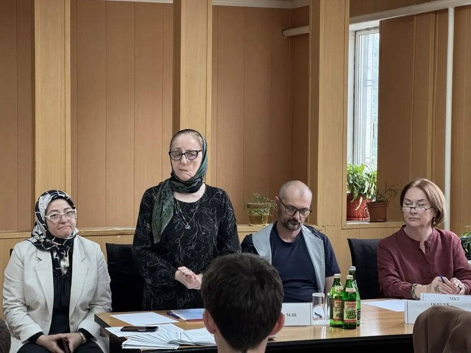 Ярмарка вакансий для подростков «Летняя занятость» прошла в Кизилюрте