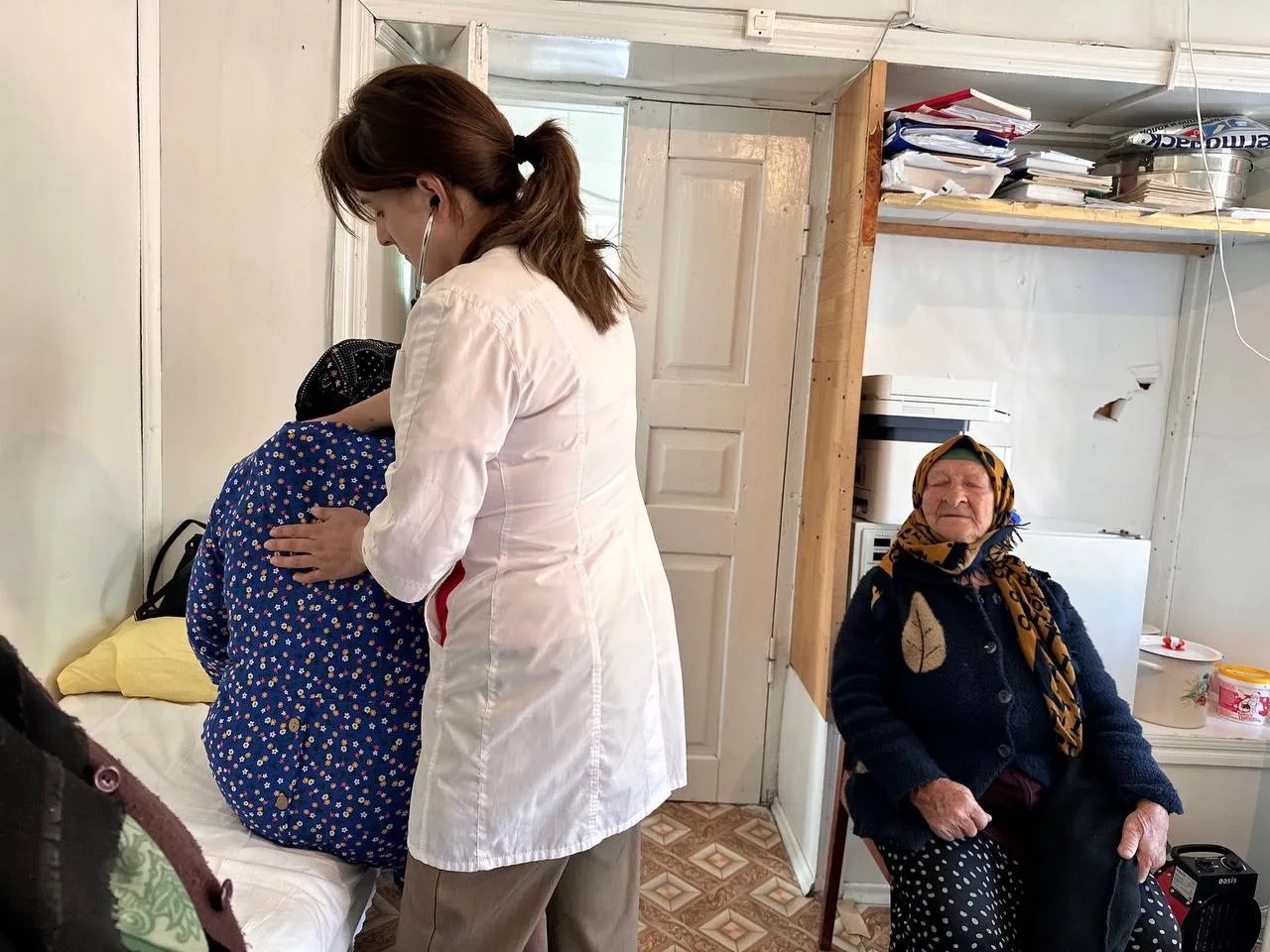 В Рутульском районе продолжается доставка пожилых граждан в больницы в рамках нацпроекта «Семья»