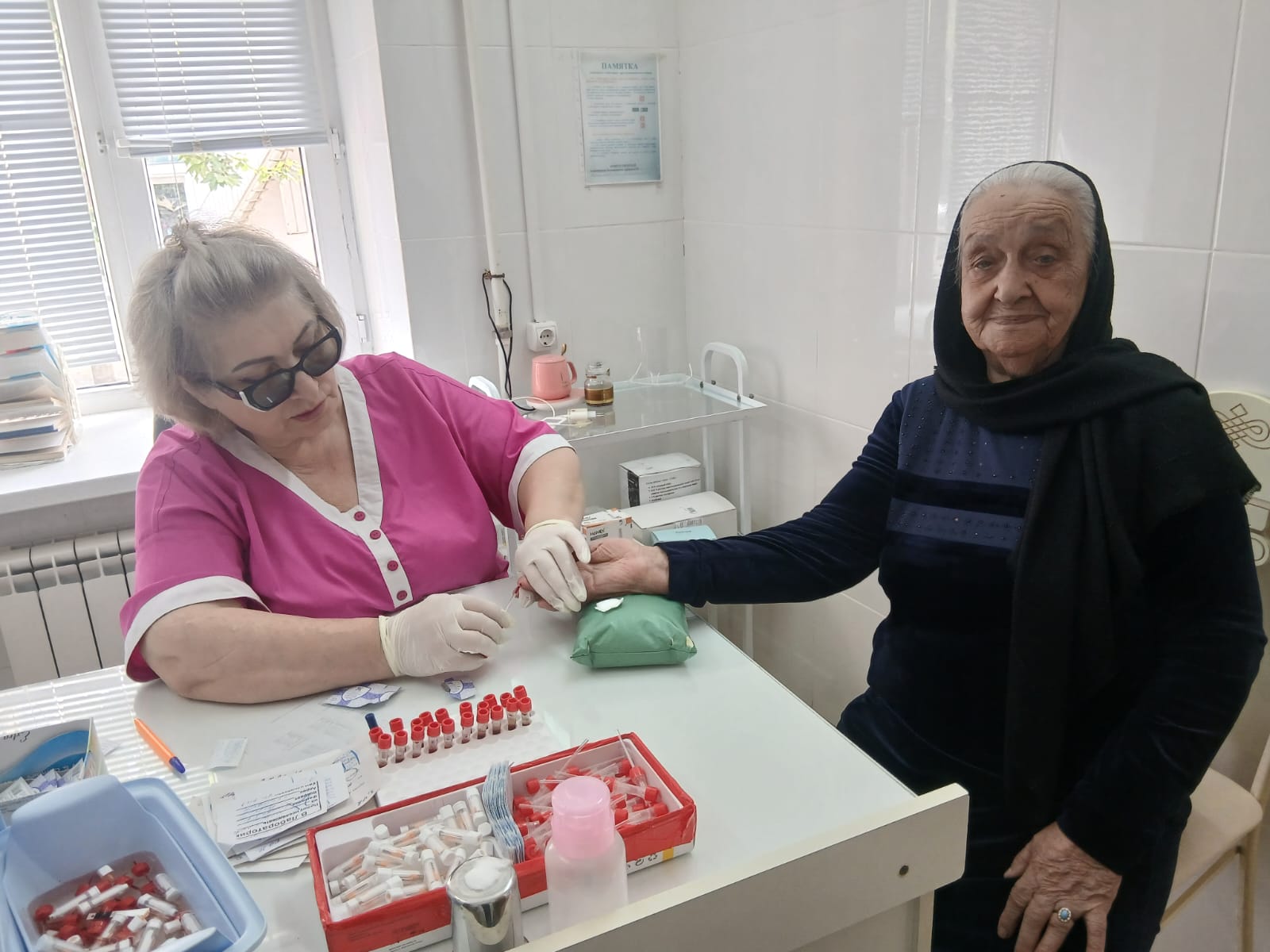 Мобильная бригада доставила на обследование более 150 пожилых жителей Дербента и района
