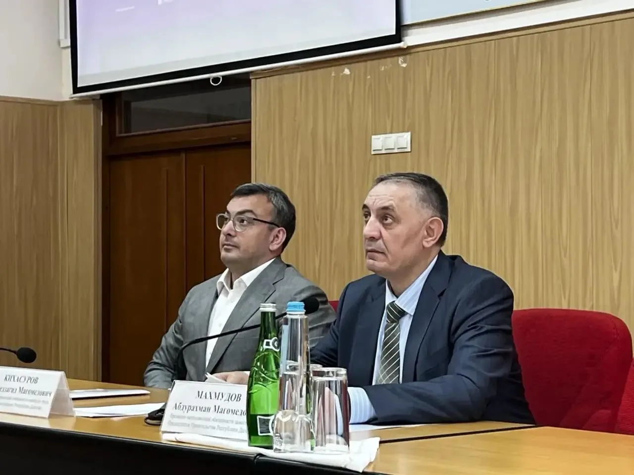 В Минтруда Дагестана обсудили взаимодействие с фондом «Защитники Отечества», выплаты военнослужащим и помощь пострадавшим от паводка