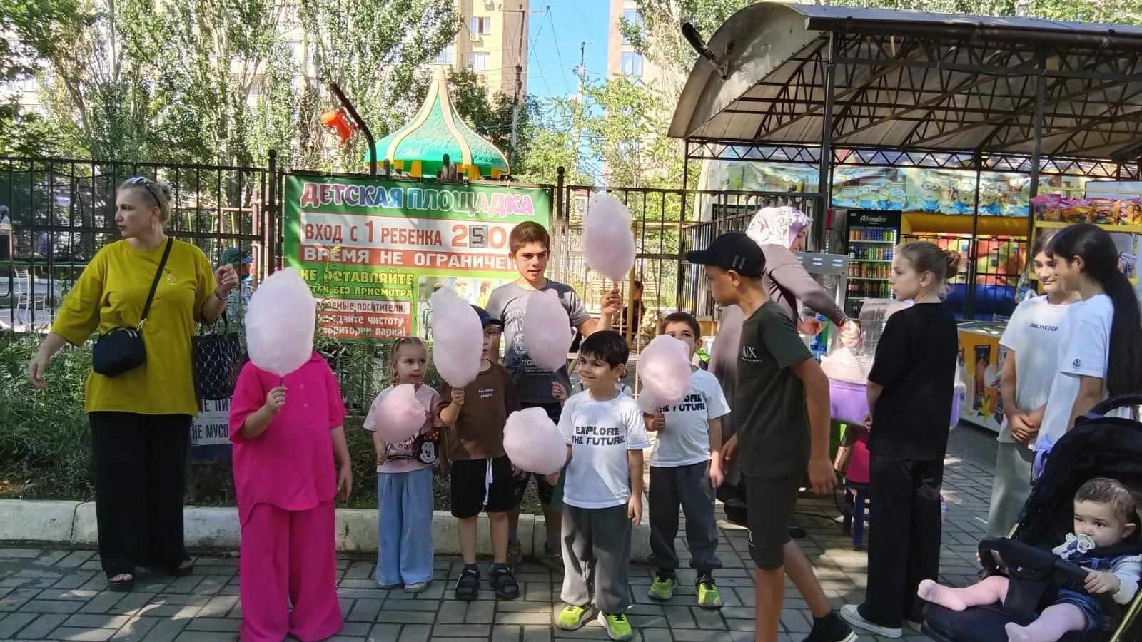 ПРАЗДНИК ДЛЯ ДЕТЕЙ В ПАРКЕ «ДРАКОН» ОРГАНИЗОВАЛ ЦЕНТР СОЦОБСЛУЖИВАНИЯ г. МАХАЧКАЛЫ