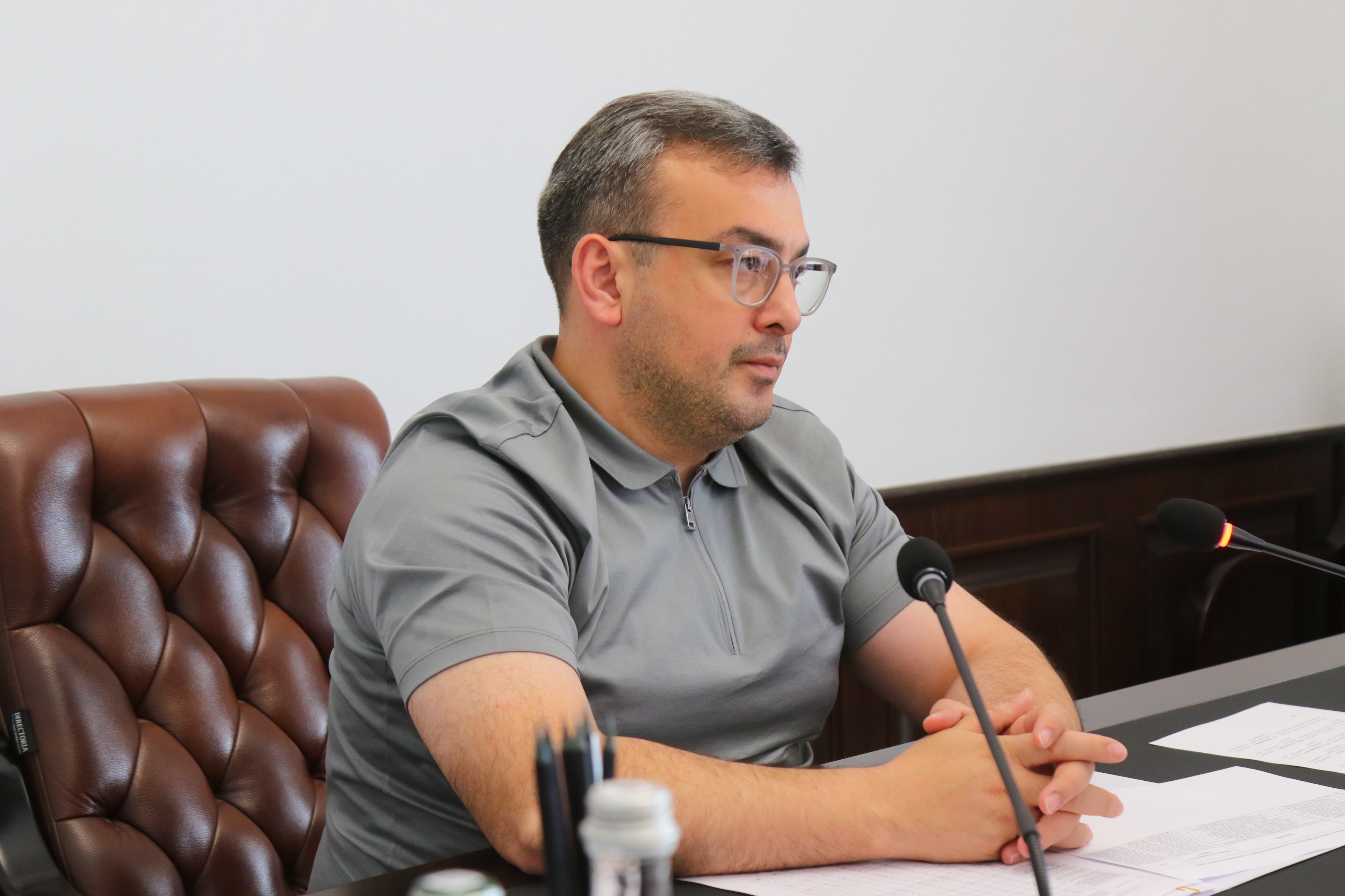 Магомедзагид Кихасуров провёл совещание с подведомственными учреждениями в режиме ВКС
