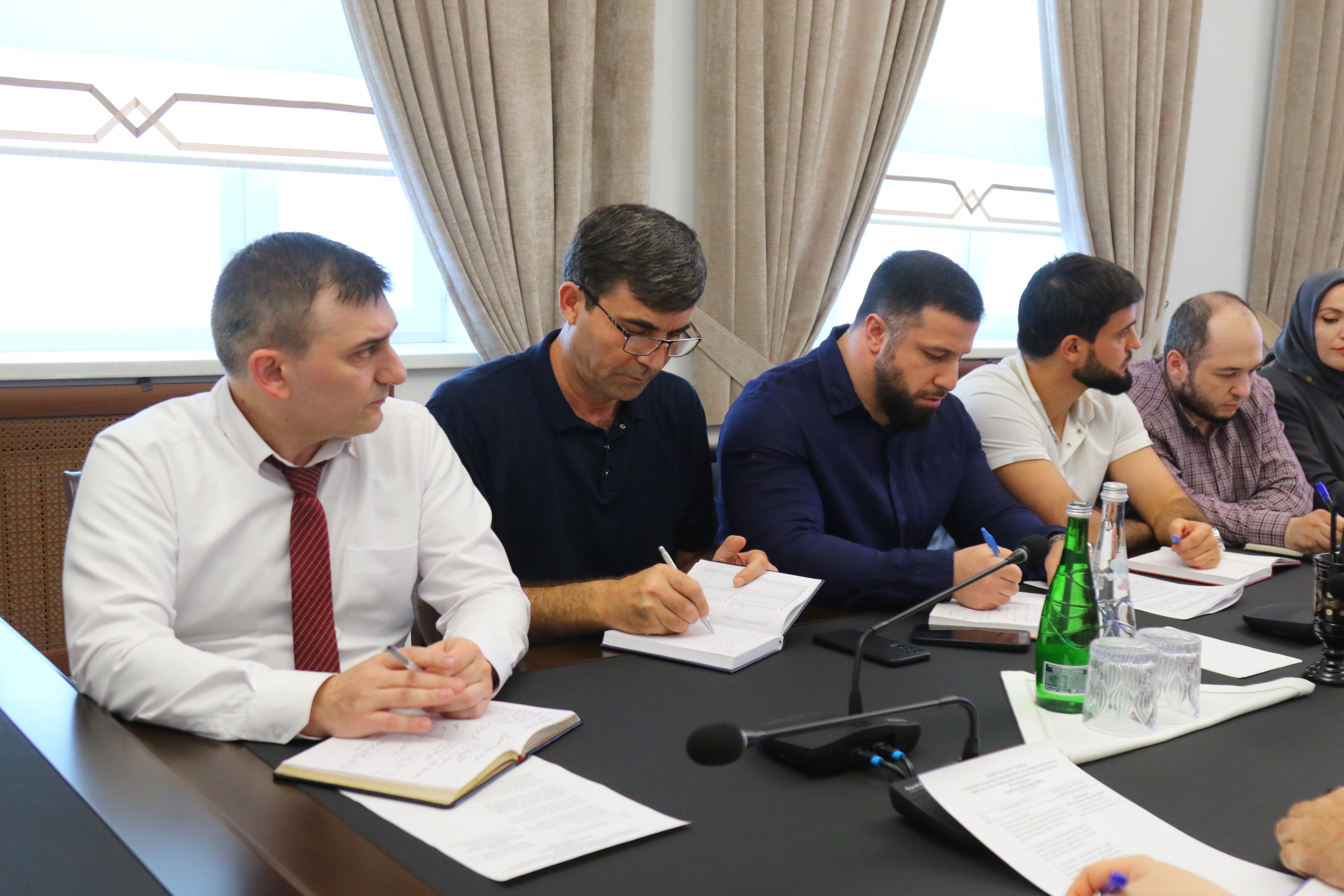 В Минтруда Дагестана обсудили итоги антикоррупционной работы и усиление финансового контроля