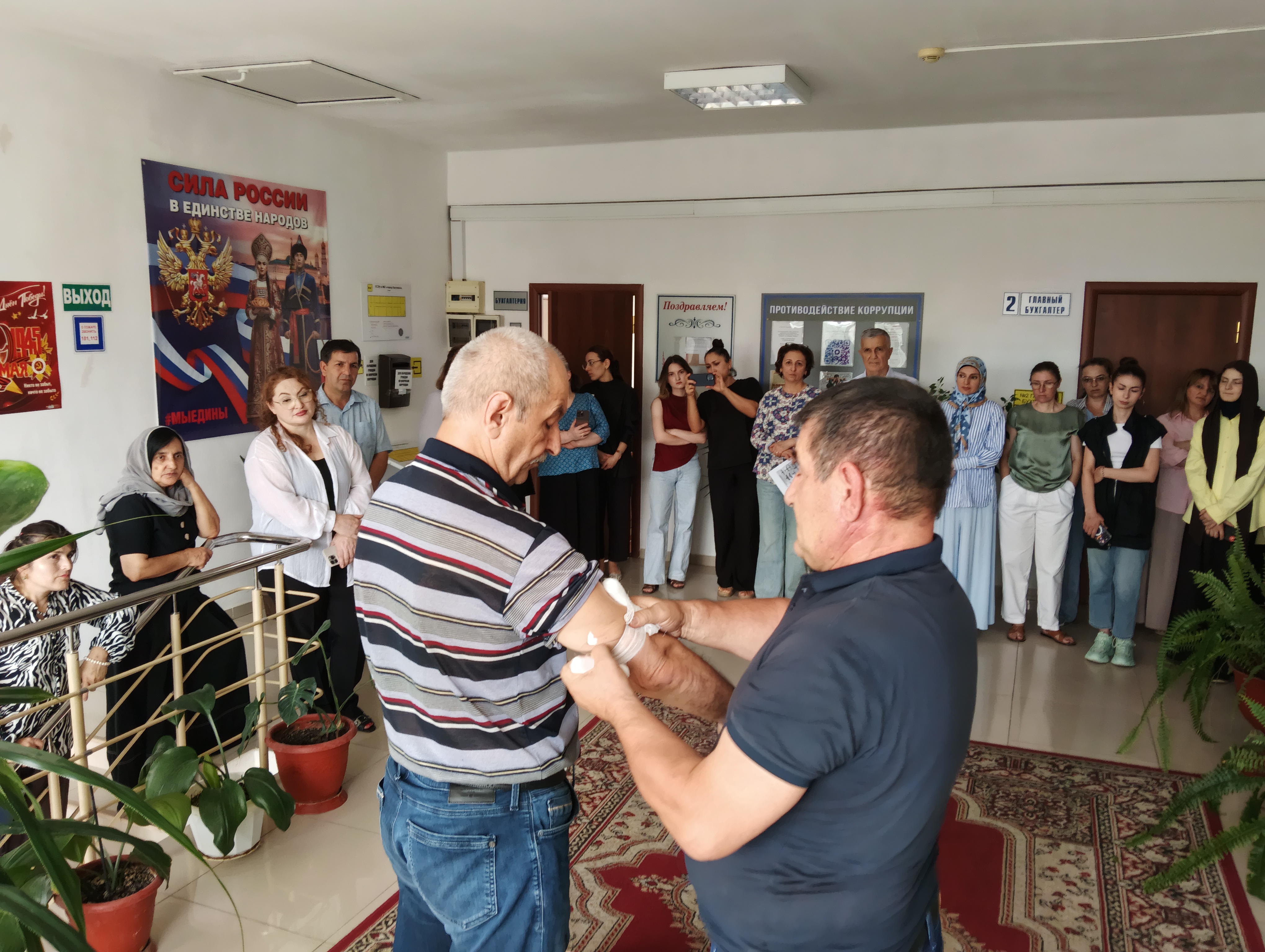 В УСЗН г. КАСПИЙСКА ПРОШЛО МЕРОПРИЯТИЕ ПО АНТИТЕРРОРИСТИЧЕСКОЙ ЗАЩИТЕ