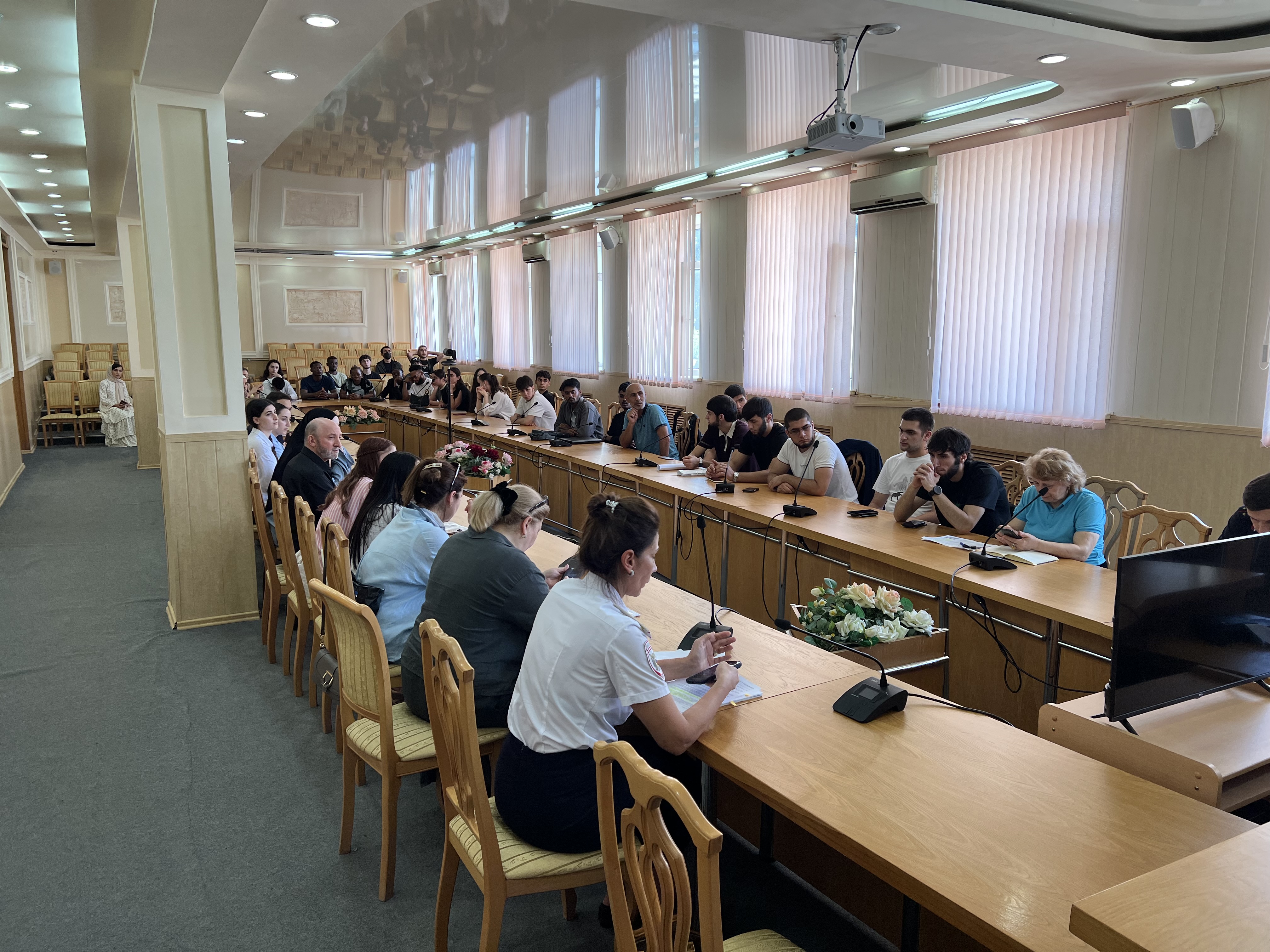 Иностранным студентам ДГПУ рассказали о программе переселения соотечественников и требованиях миграционного законодательства